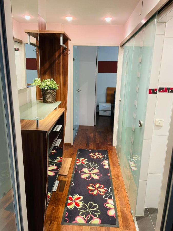 Super Deluxe Apartment - Near U6, U3 In City Center Wien Exteriör bild